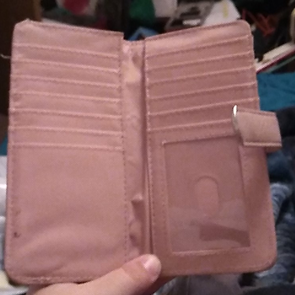 Wallets - Picture 2 of 4